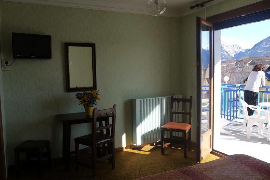 Hotel L'Oustalet Font-Romeu-Odeillo-Via Kültér fotó